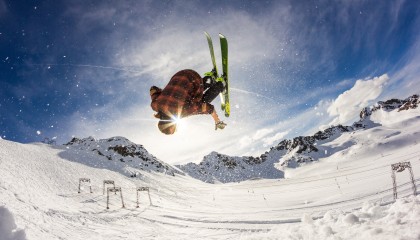 ayx体育博彩-中国足球产业链环环相扣，共谋可持续发展战略，足球产业规模