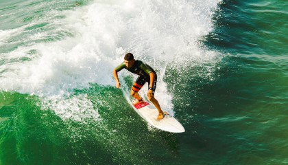 爱游戏体育在线-南安普敦-轻取普雷斯顿，主场保持不败气势如虹，南安普敦比赛预测聚胜顽球汇