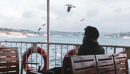 爱游戏智能体验-榜眼战！女足将士逐鹿赛场，胜负凭君决断，女足主将