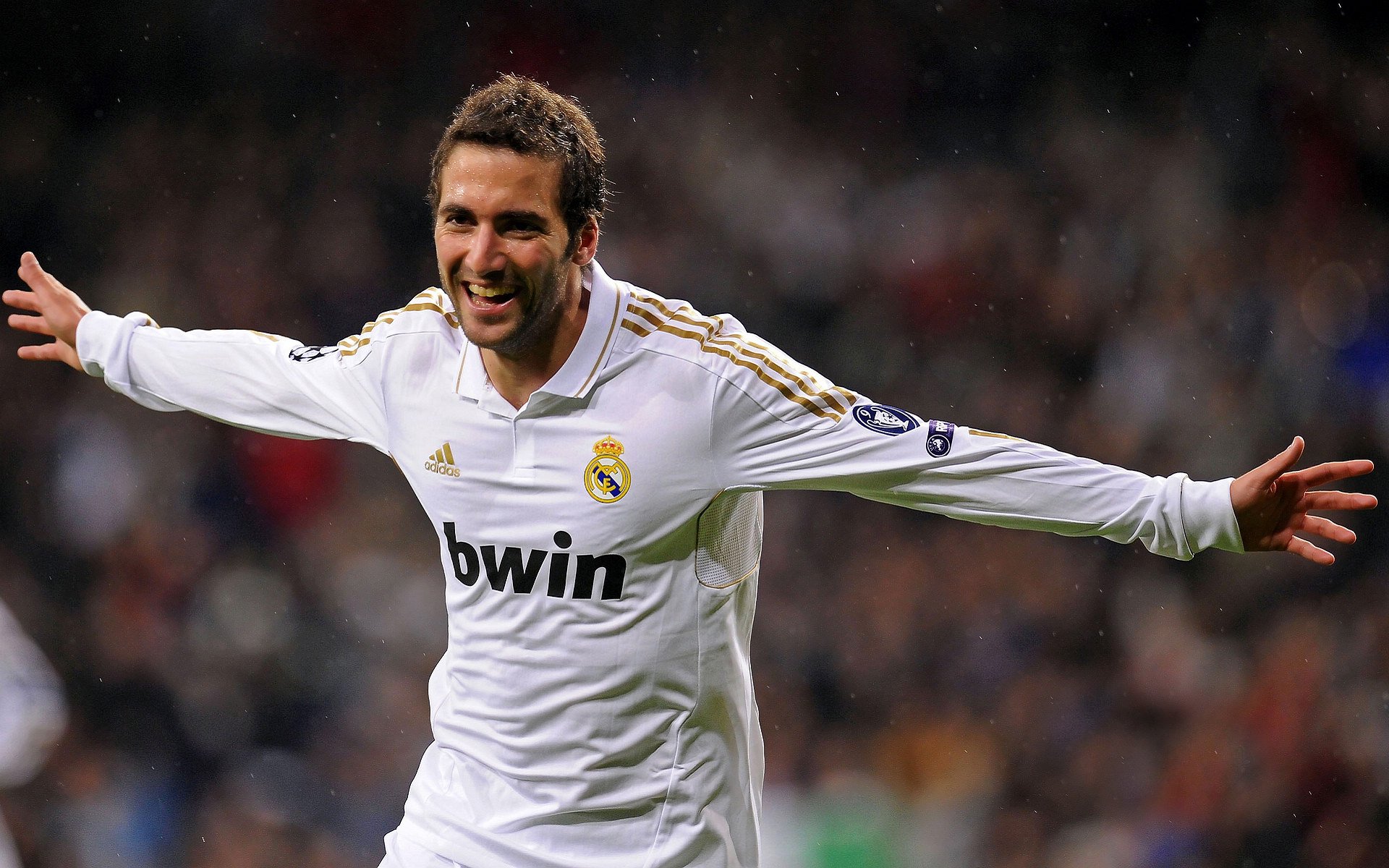 利物浦提前四轮英超夺冠,顶级联赛冠军数追平曼联,利物浦获英超冠军